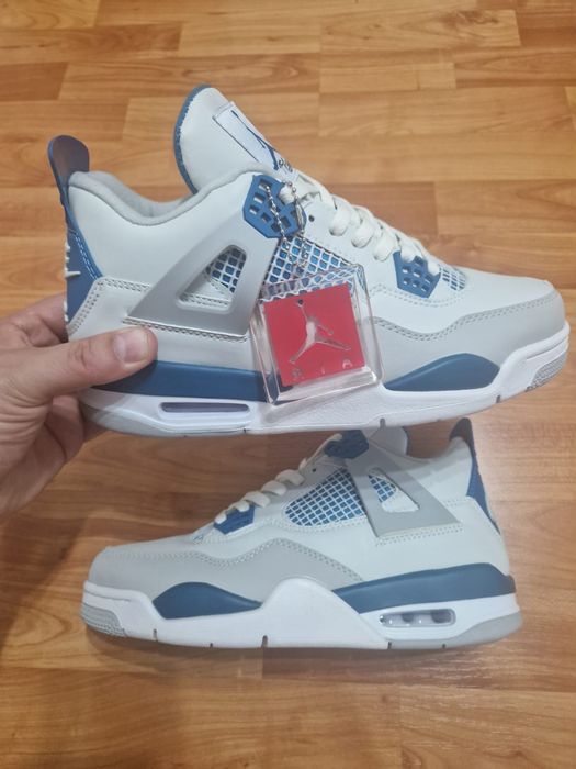 Adidași Jordan patru
