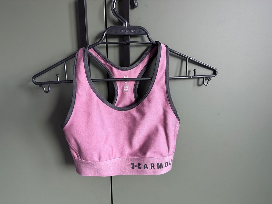 Under armour спортни бюстиета
