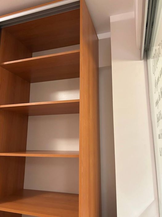 Dulap cu uși glisante din lemn 170x250x60 cm spațios, stare excelentă