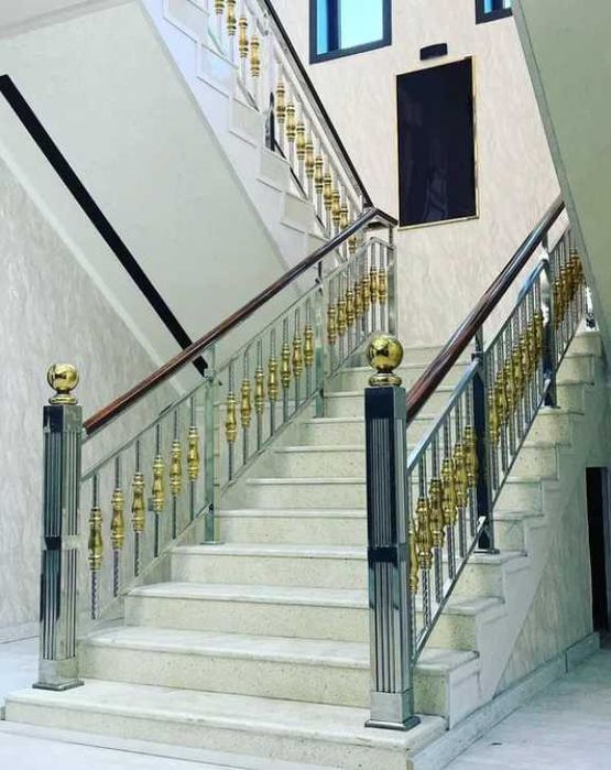 Zanglamas metaldan zinalar uchun perilalar.