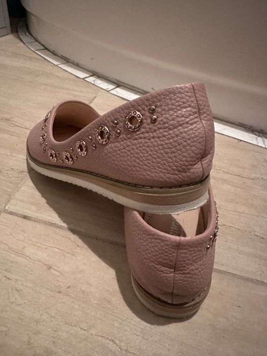 Балетки очень красивые, в хорошем состоянии