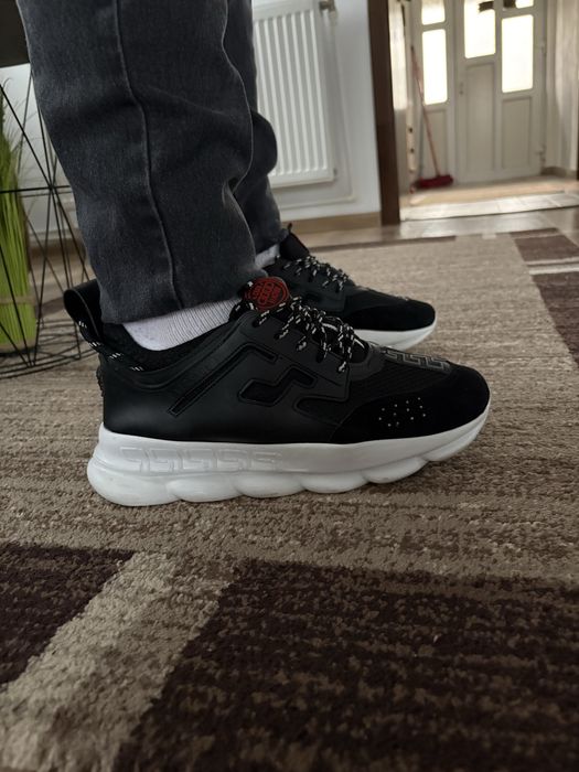 Versace chain reaction