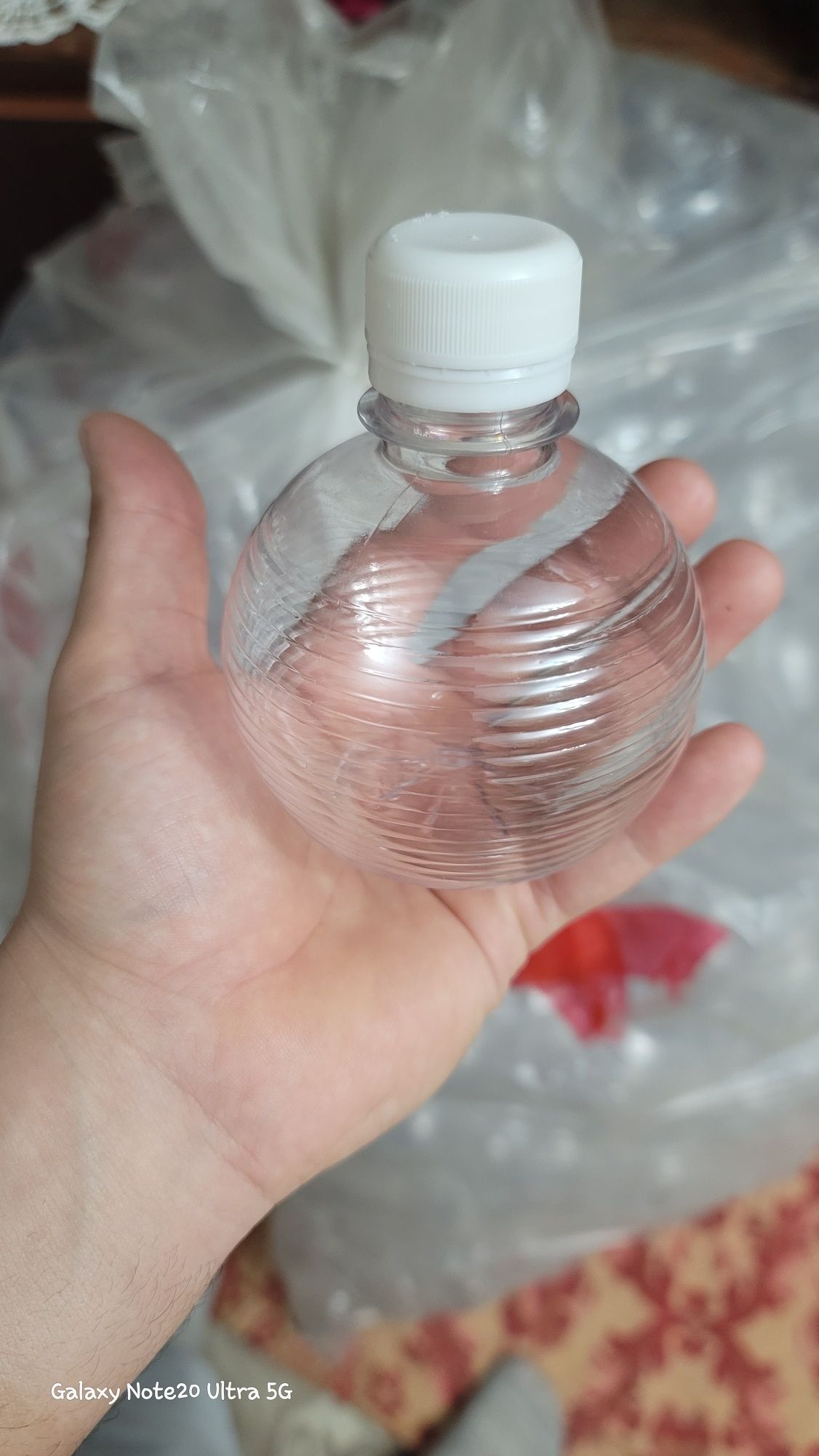 Продаются пластиковые бутылочки