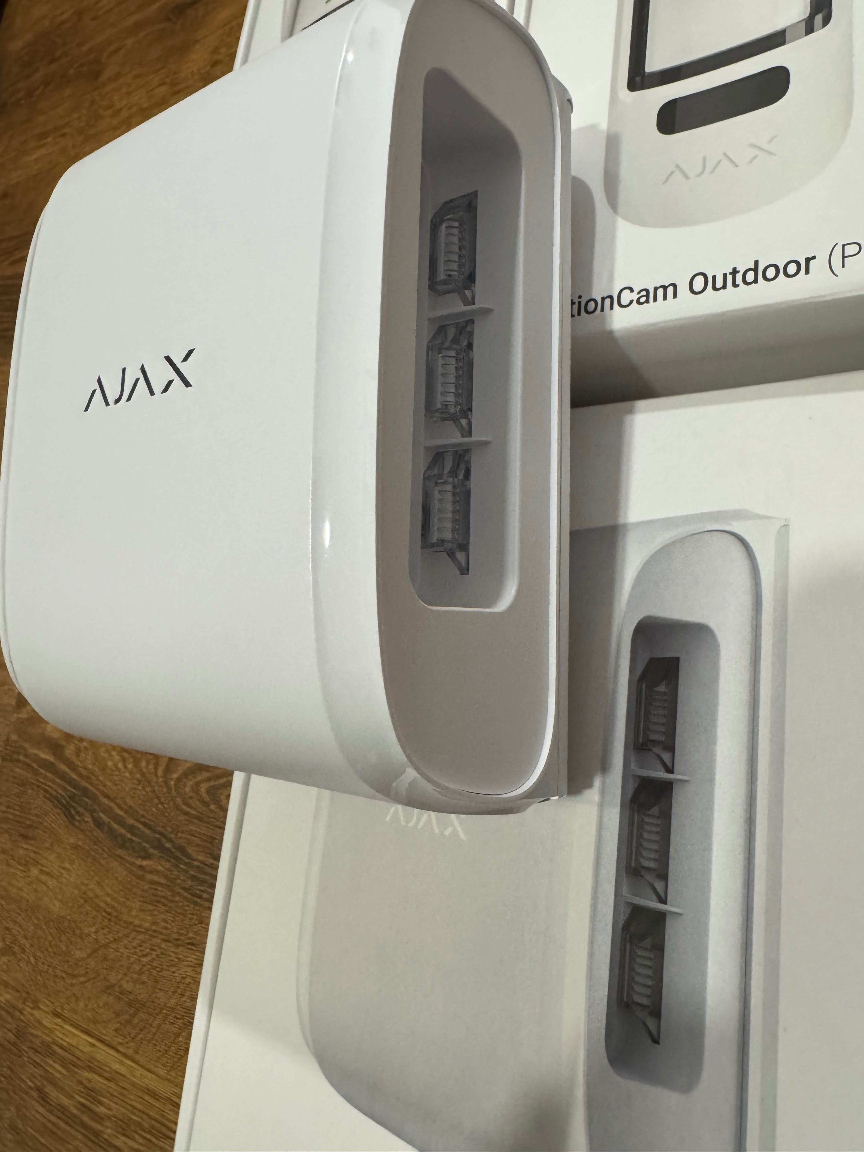 Ajax DualCurtain Outdoor DualCurtain Senzor de mișcare a cortinei
