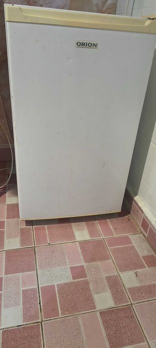 Vând frigider Orion