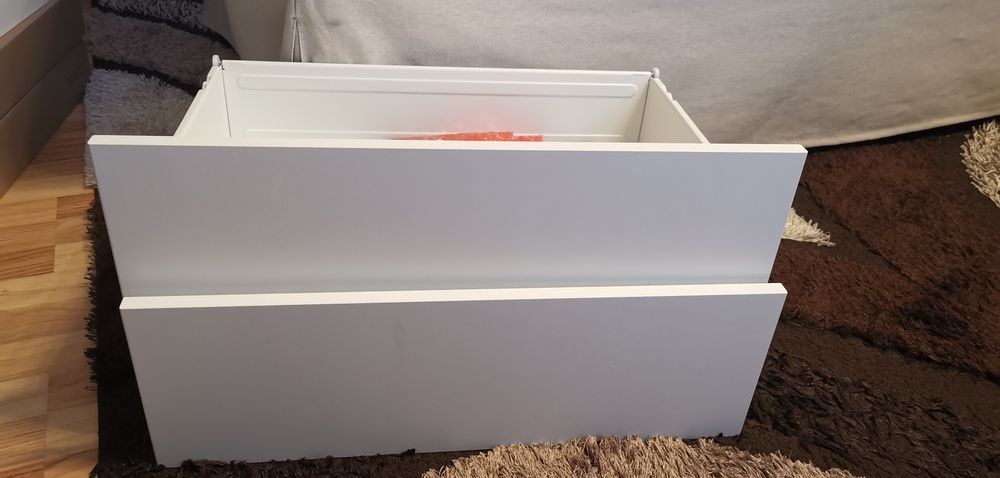 Vand 2 noptiere ikea noi