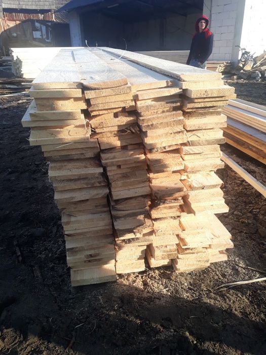 Vând scândură şi capriori