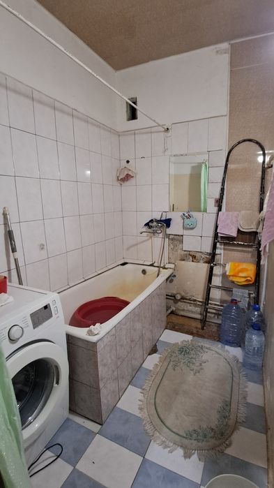 Zangi ota tumani nazarbek temir yol sanatoriyani  yonida 9etajkali dom