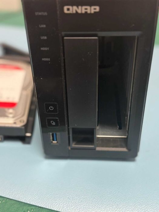 Vand NAS Qnap T-251+, cu 2 HDD WD Red 6GB