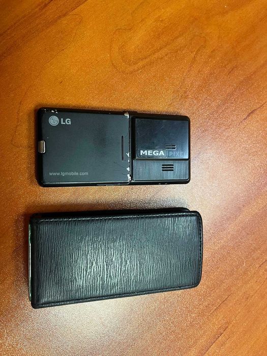 Телефон LG KG320