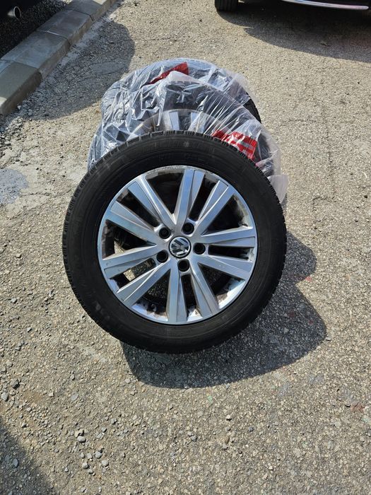 Джанти с зимни гуми michelin за vw фолксваген т6 215 60 17 c