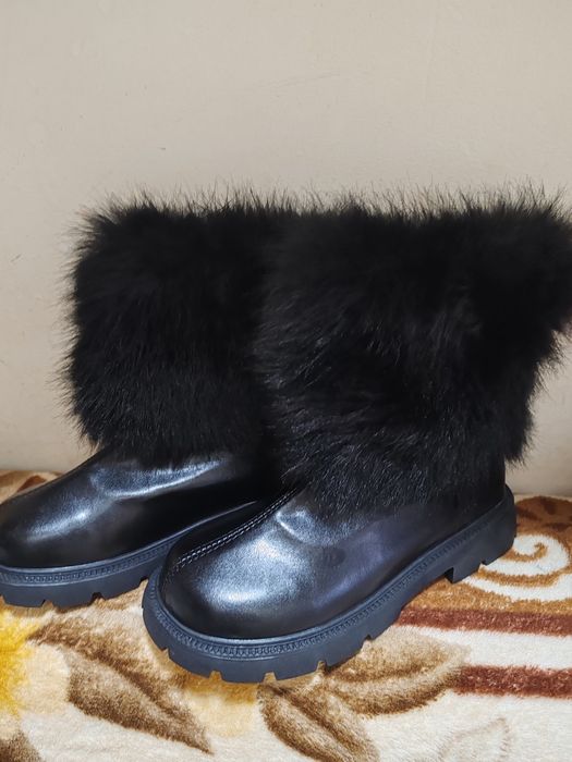 Ghetuțe noi mărimea 34 merge și la un 35 !!!