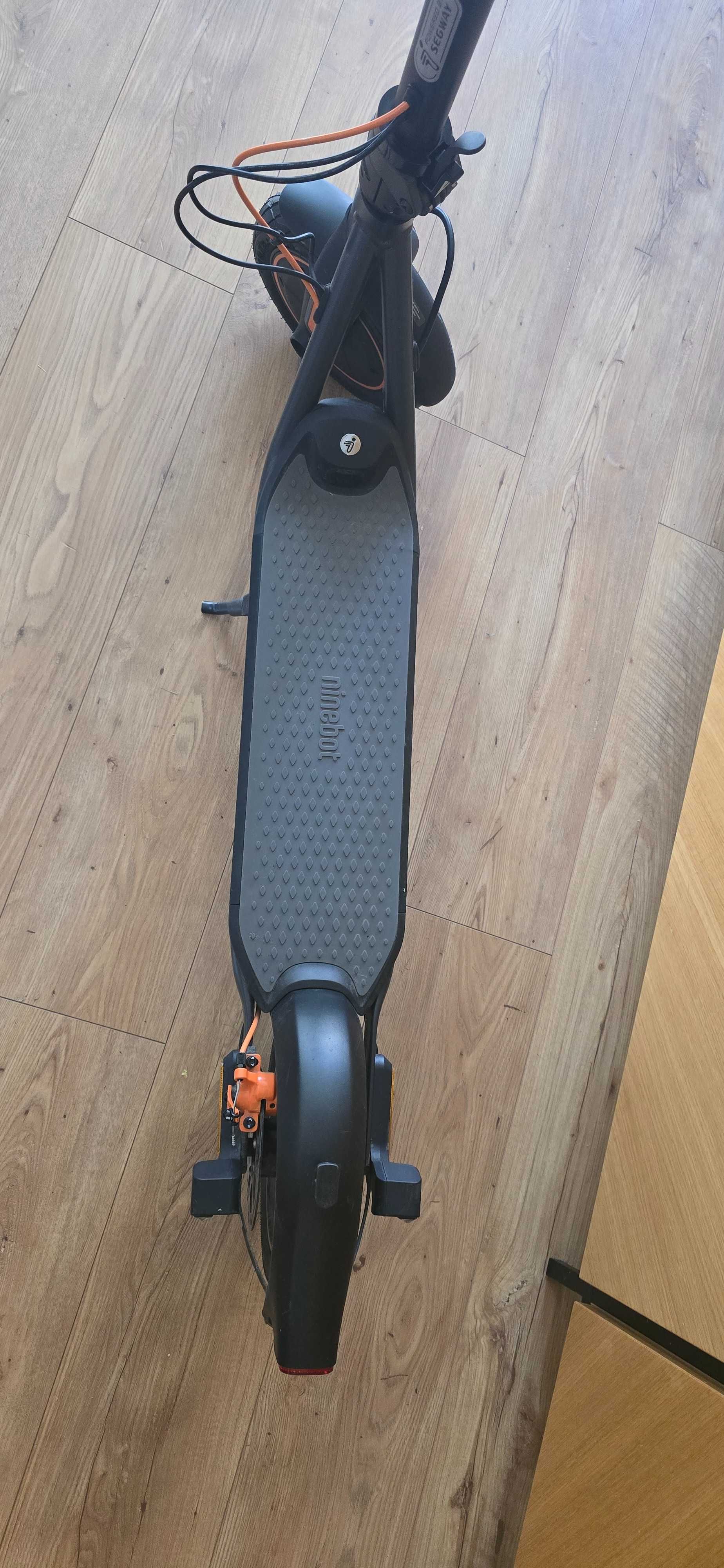 Тротинетка Segway Kickscooter Ninebot F40 (Сегуей Найнбот Ф40)