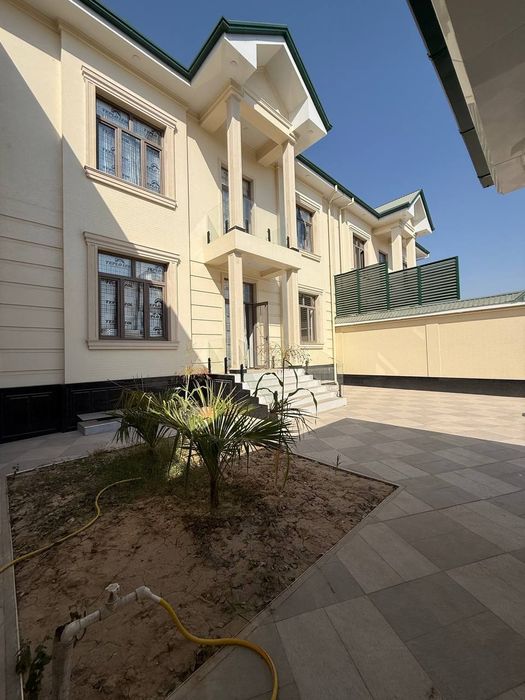 Продаётся евро дом с бассейном