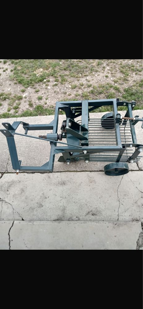 Masina de scos cartofi pentru tractorase