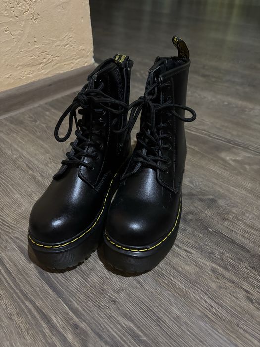 Продам ботинки мартинсы