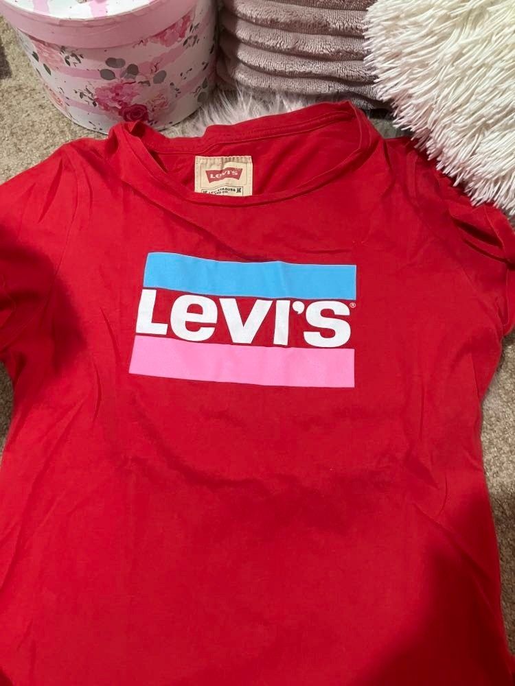 Оригинална дамска тениска Levi's