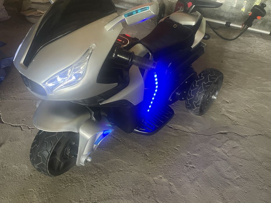 Ел.Мотор Мони Moni със светлини