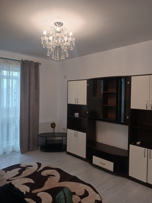 Inchiriez apartament