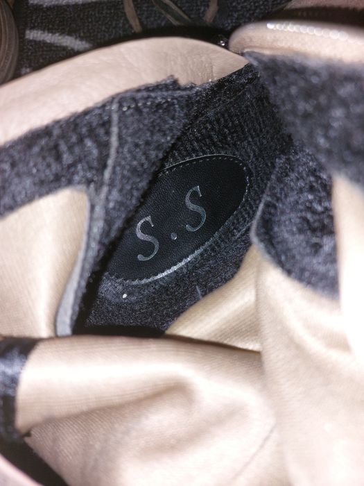 Cizme peste genunchi cu toc și șiret la spate