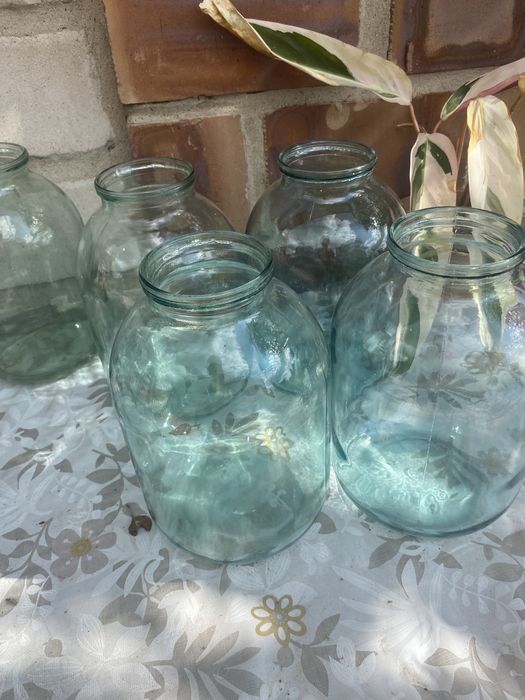 Продам чистые  стеклянные банки