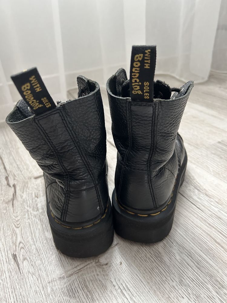 Ghete Dr Martens, mărimea 35