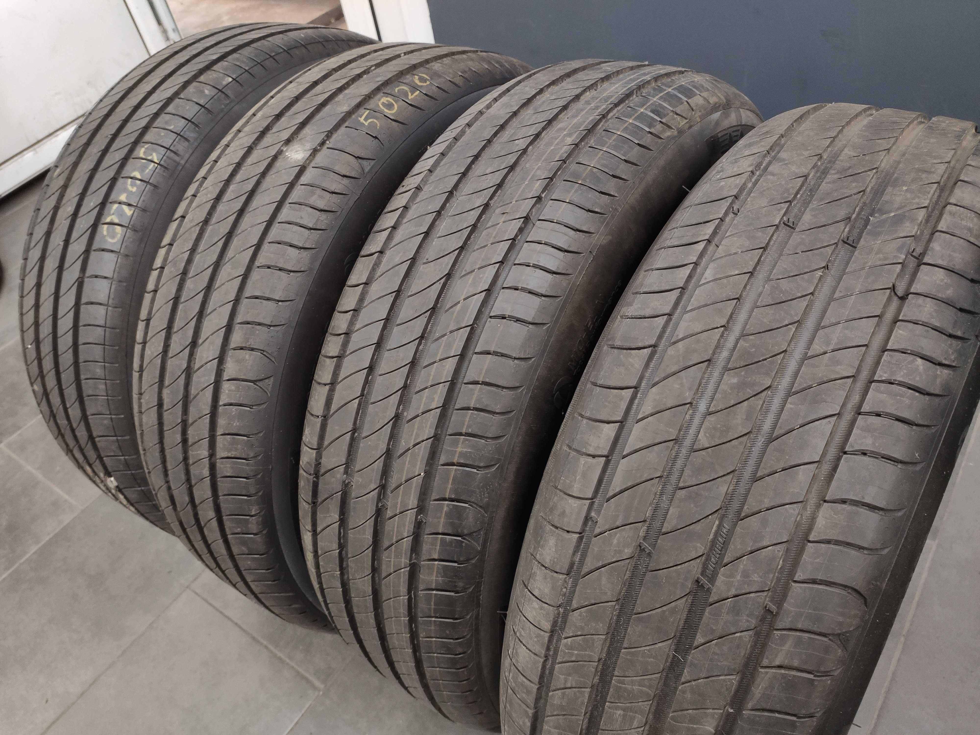 4бр Нови Демо Летни Гуми 215 65 17 - Michelin - DOT 2022 -