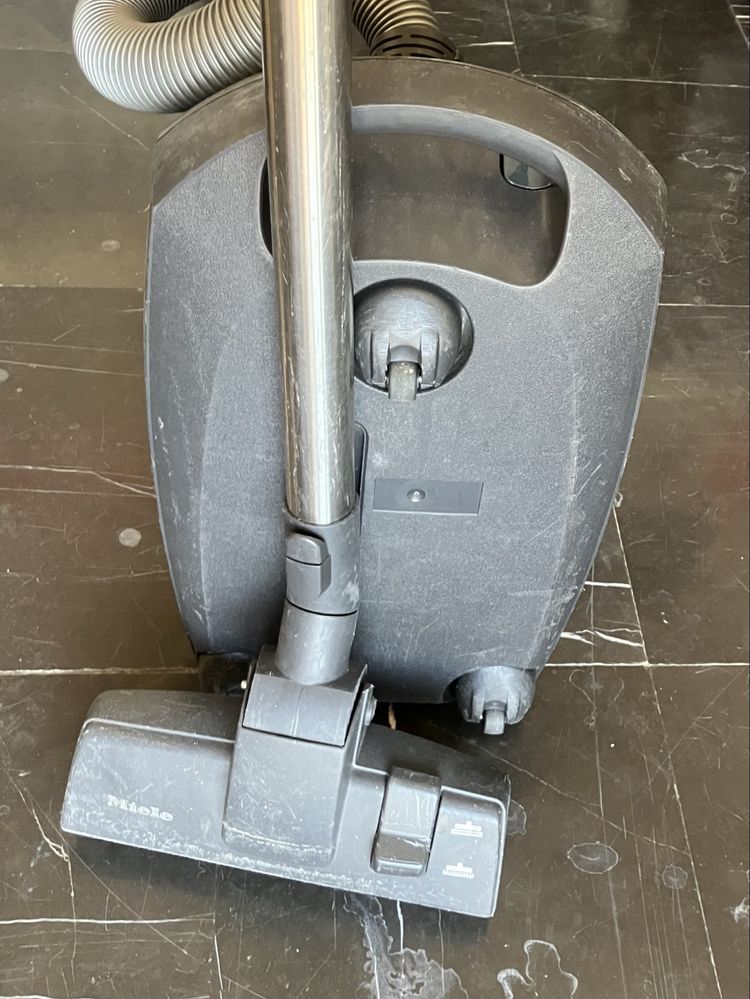Прахосмукачка Miele Electronic 2300