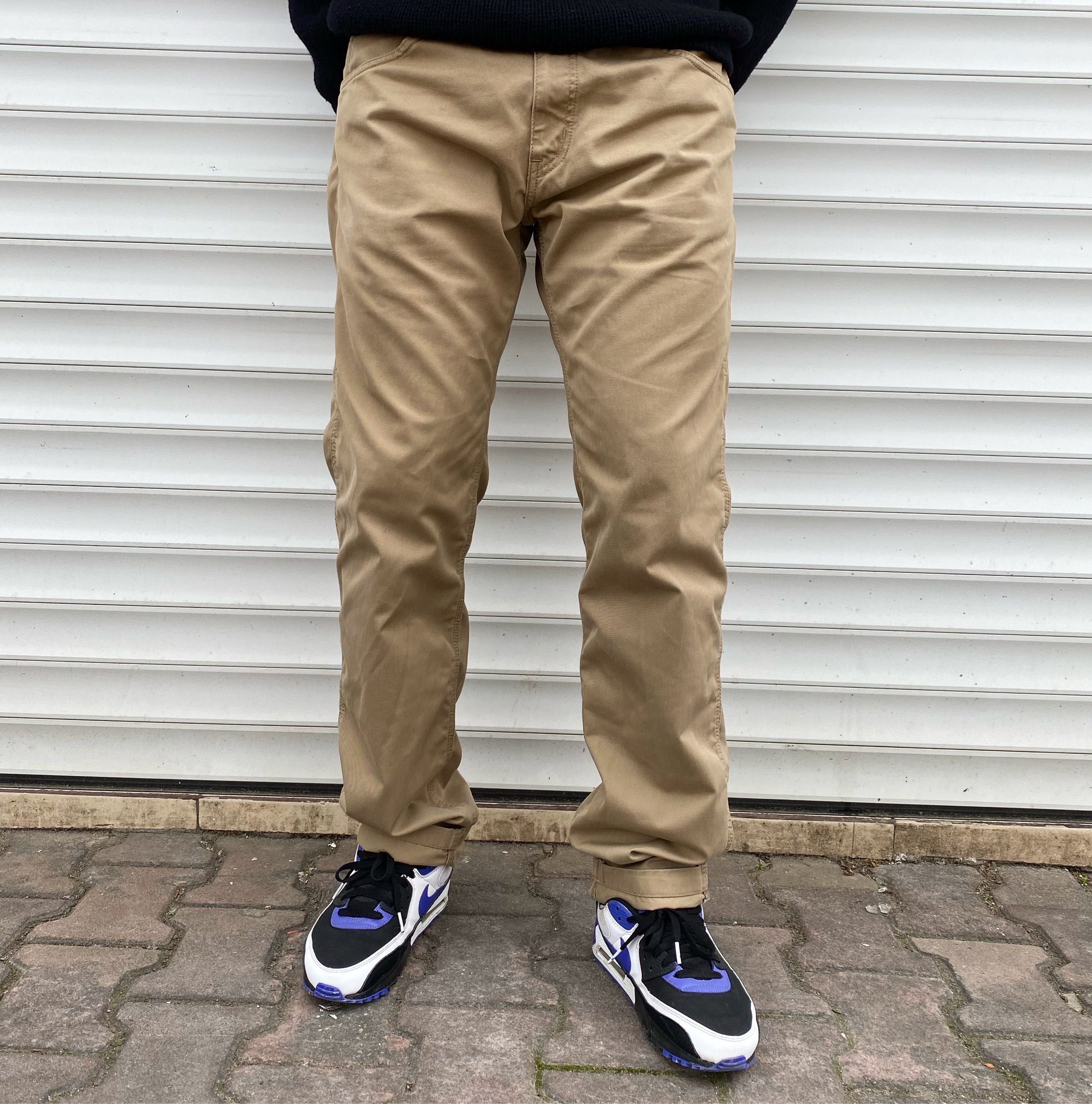 Carhartt ( Dickies, Vans, Y2K, Polar Skate CO, Obey, Supreme )