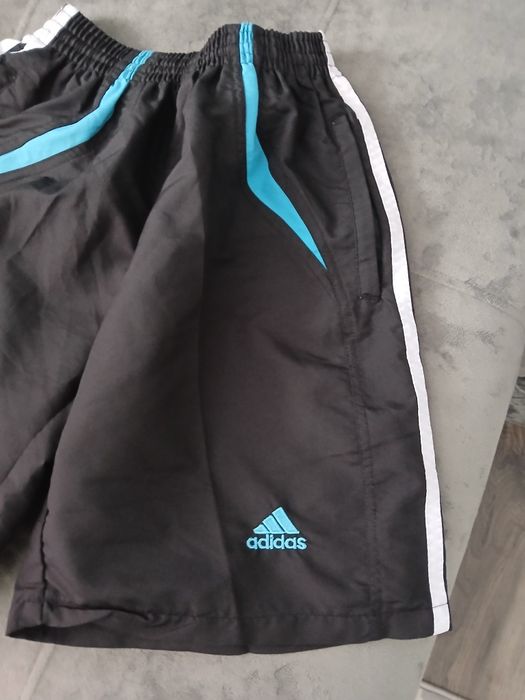 Pantaloni scurti Adidas  barbat