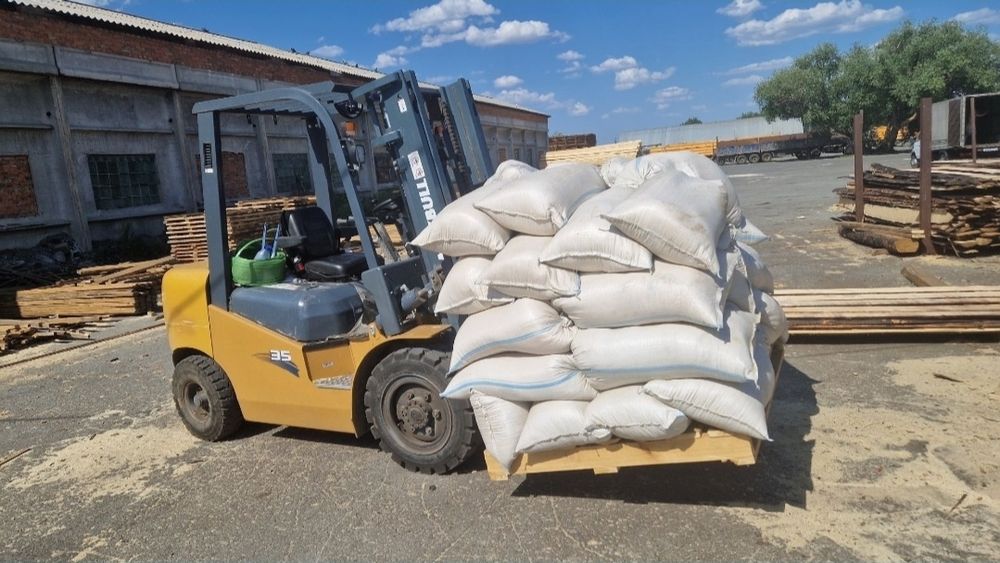 Опилки Опилки в мешках.