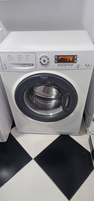 Masina de spalat rufe 7kg  Ariston Hotpoint wmsd 723