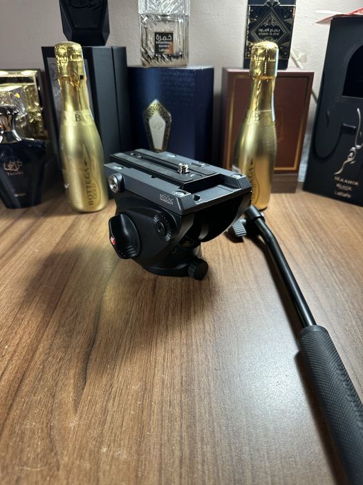 Trepied + cap video MANFROTTO