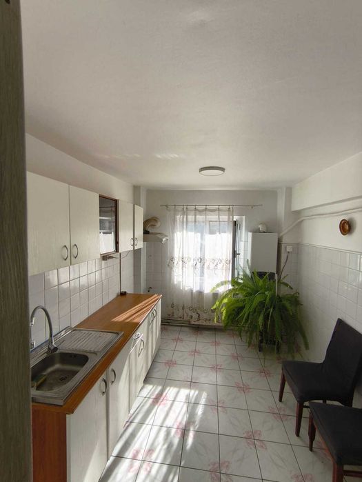 Apartament 4 camere decomandat confort 1, 2 bai, 2 balcoane, central