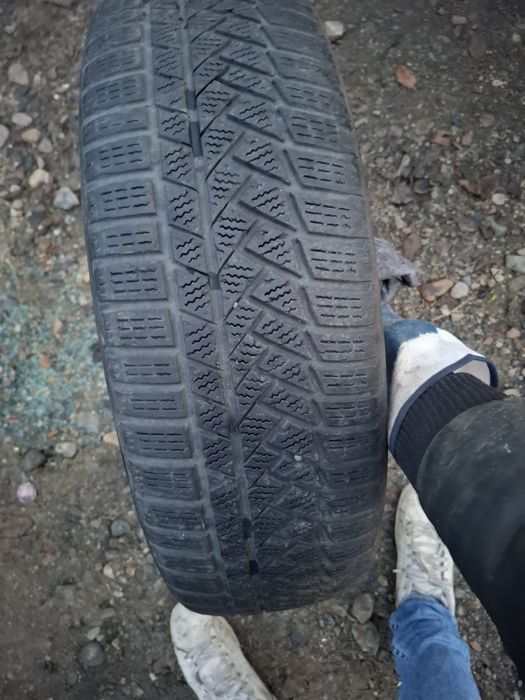 Vand 1 anvelopa 195 55 20  continental de iarna