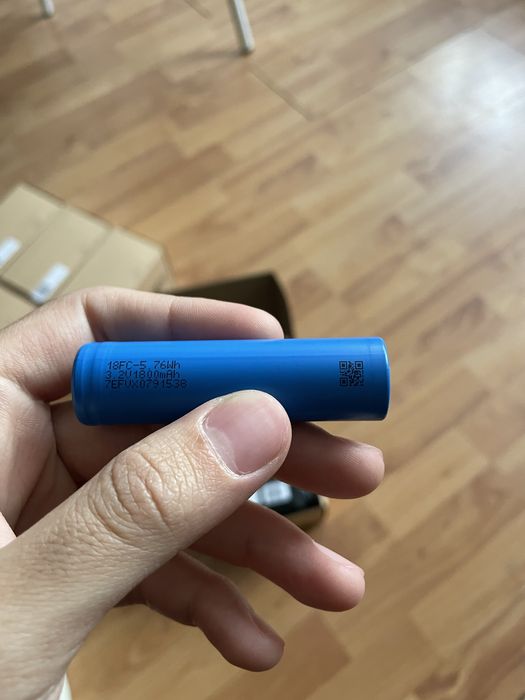 Аккумулятор формата 18650 литий-ионная батарея.