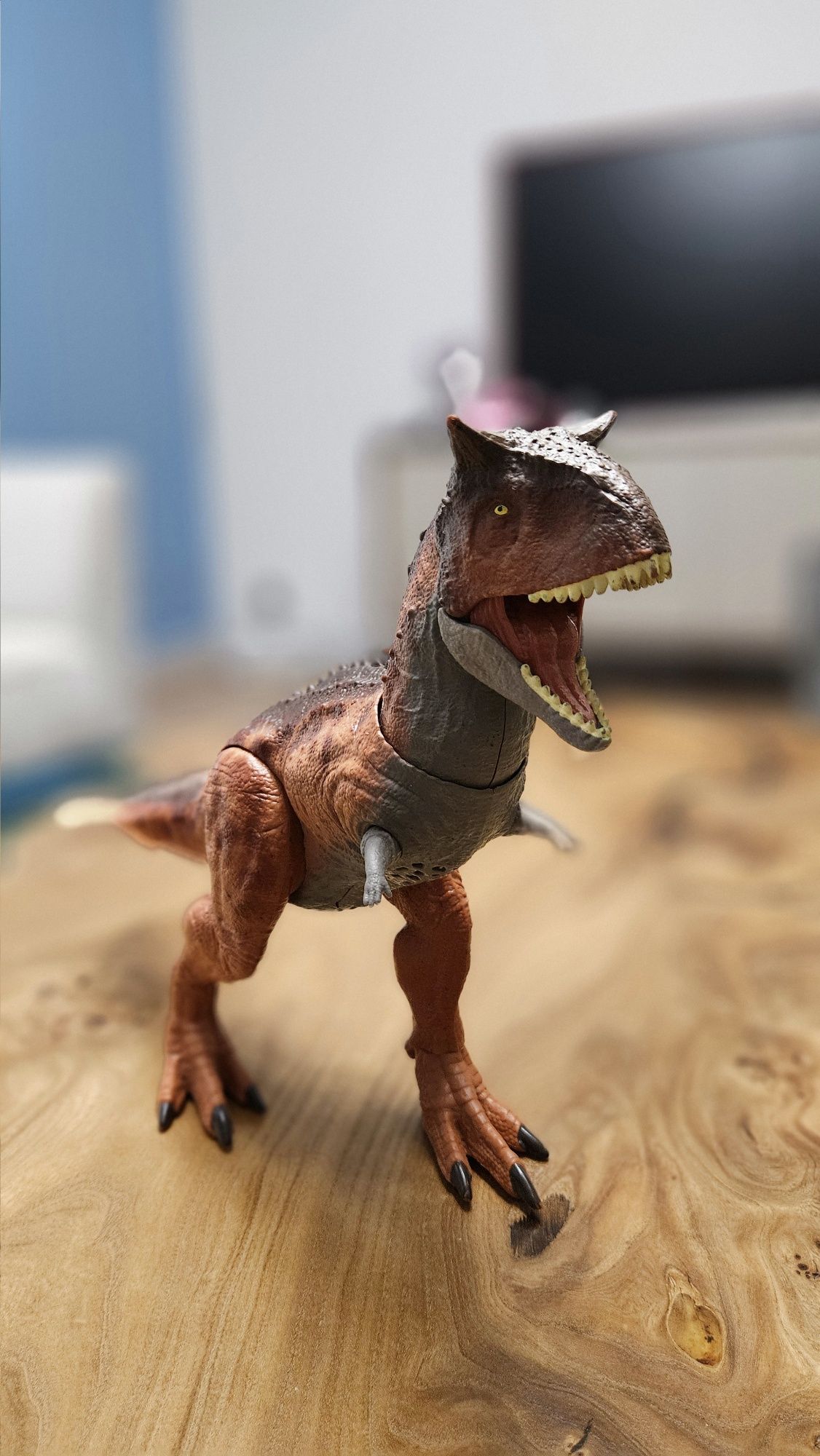 Динозавр Корнатавр Jurassic World