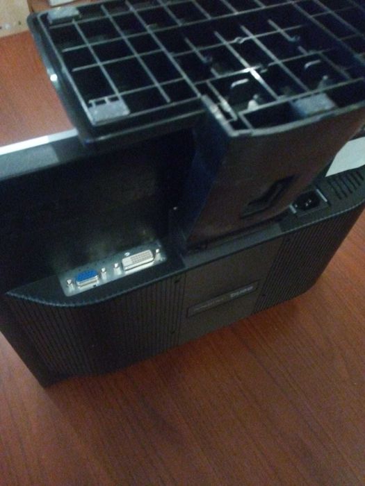 Vand monitor BENQ la doar 70 lei