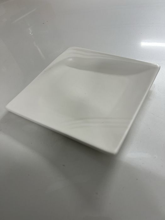 продам тарелки для ресторана