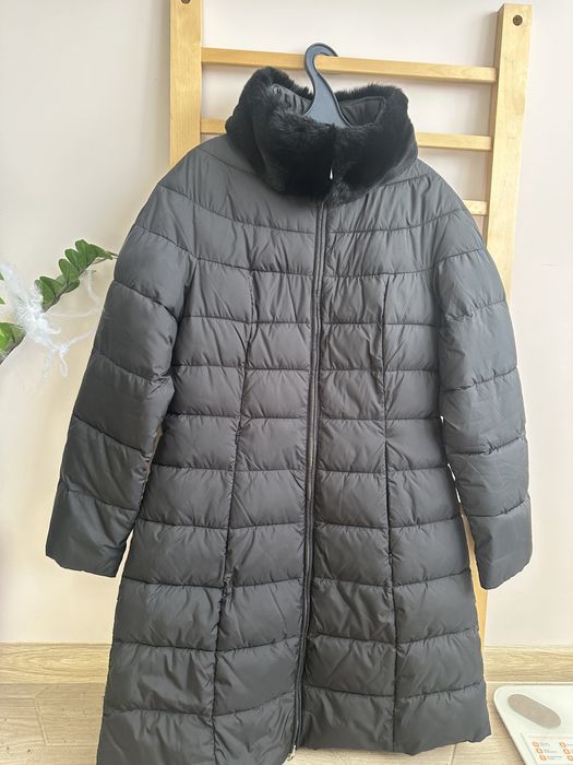 Продам куртку черную приталенную