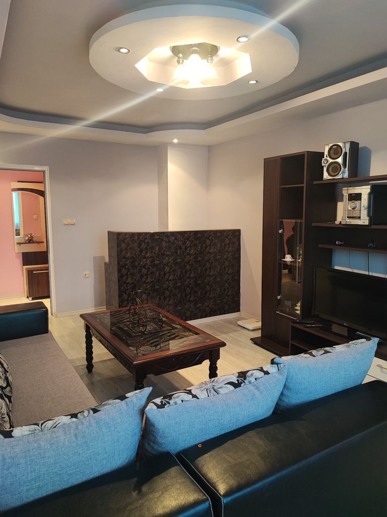 Продава се Двустаен апартамент в Плевен, Дружба 3 - 73 кв.м за 1439 €/кв.м - Снимка #1