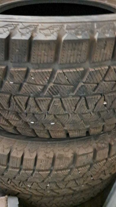 Продаю комплект зимних шин 265/70 R16.