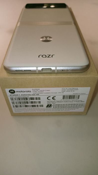 Motorola Razr 40 5G - 8GB RAM / 256GB