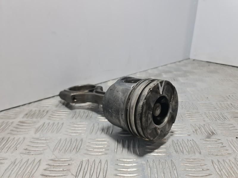 Piston cu biela Renault Trafic 2 2.5 dCi G9U-650; G9U-630; G9U-632