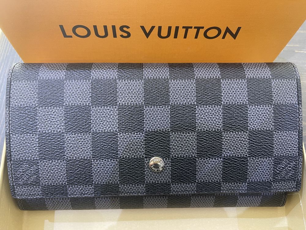 Louis vuitton портфейл