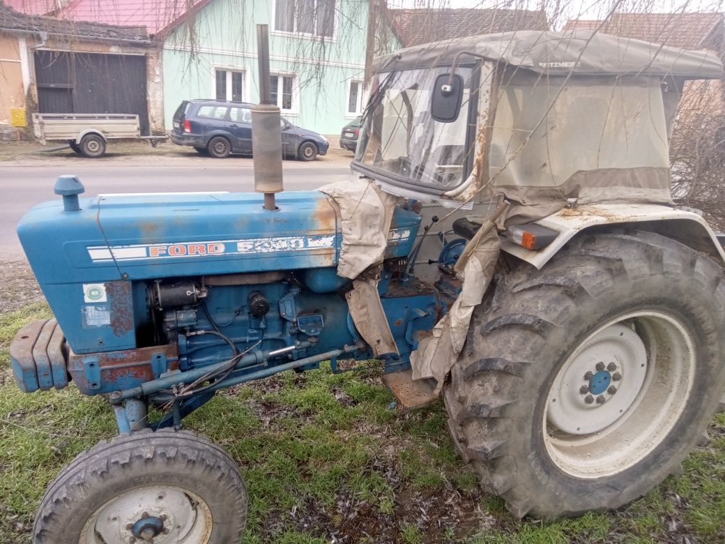 Tractor 75 cp schimb și cu tractor mai mic  ,tr este un înmatriculat