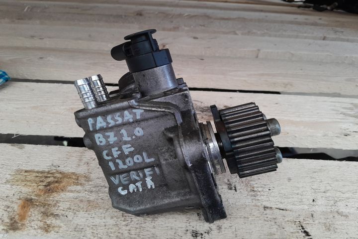 Pompa inalta presiune 0445010526 / 03L130755L Volkswagen VW Passat B7