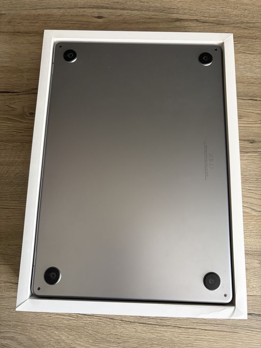 Macbook air 15 M2  [2024] в Гаранция