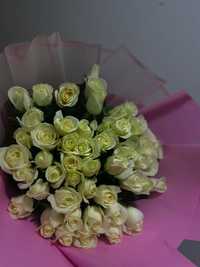 Белые розы 51 шт