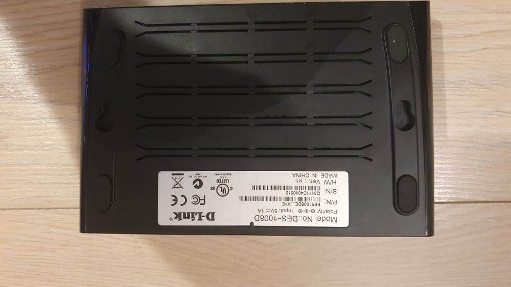 D-Link DES-1008D Switch 8 porturi Curier OLX